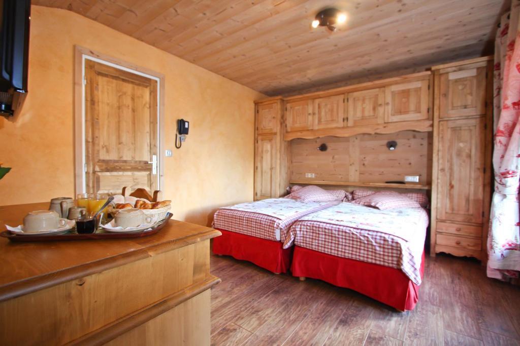 Alpen Roc Hotel Morzine Quarto foto
